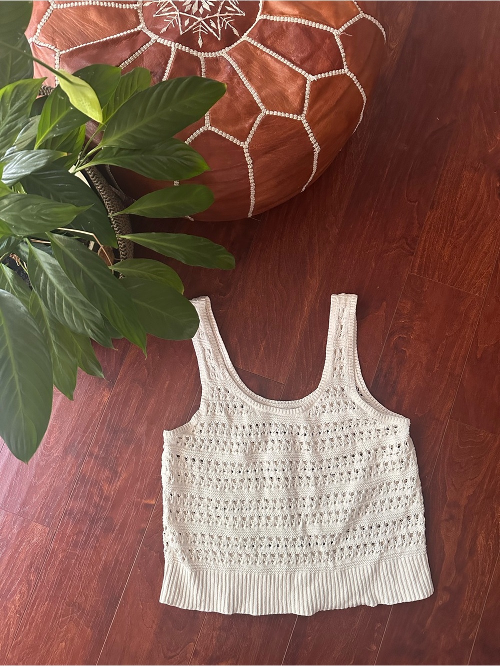Old Navy Cropped Crochet Cream Tank